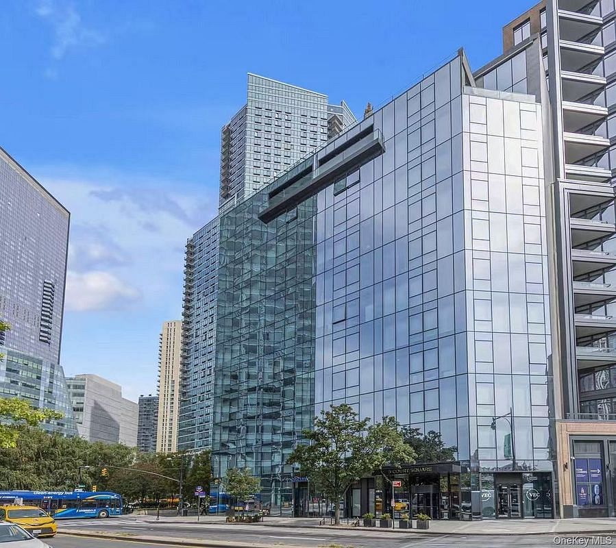 Image 1 of 17 for 5 Court Square #6A in Queens, Long Island City, NY, 11101