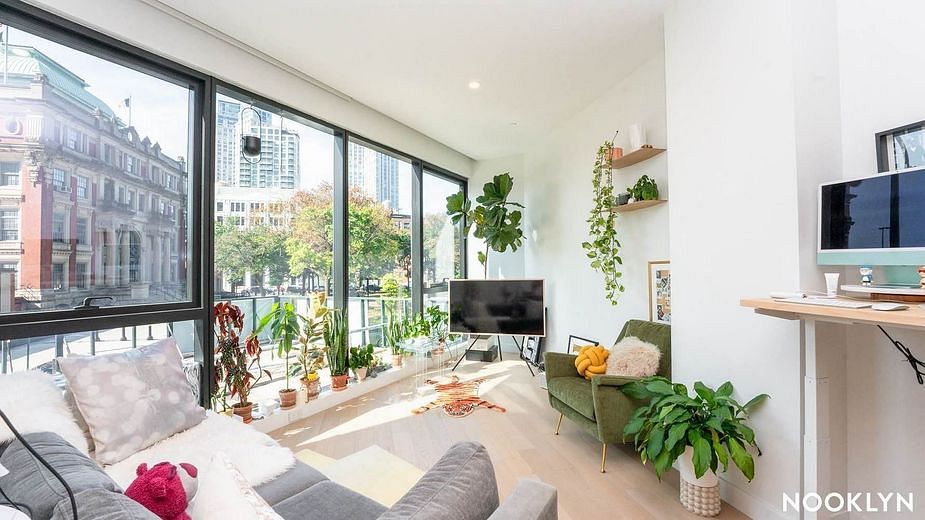 5 Court Square West #2F