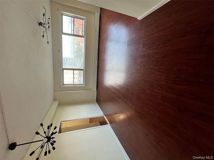 5 Fordham Hill Oval #12B