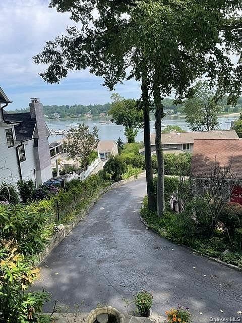 5 Harborview Lane