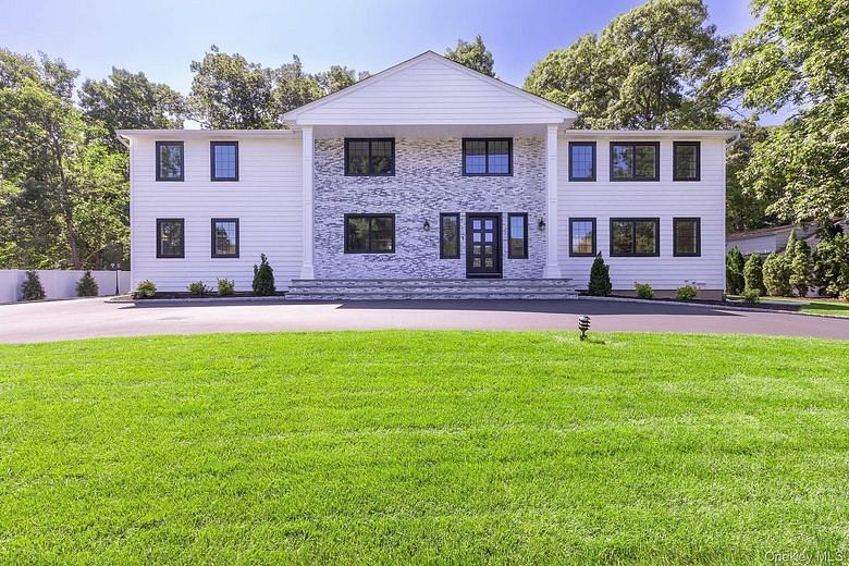 5 Hemingway Drive