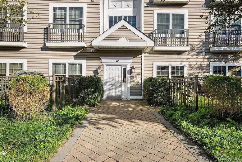 5 Minerva Place #2C