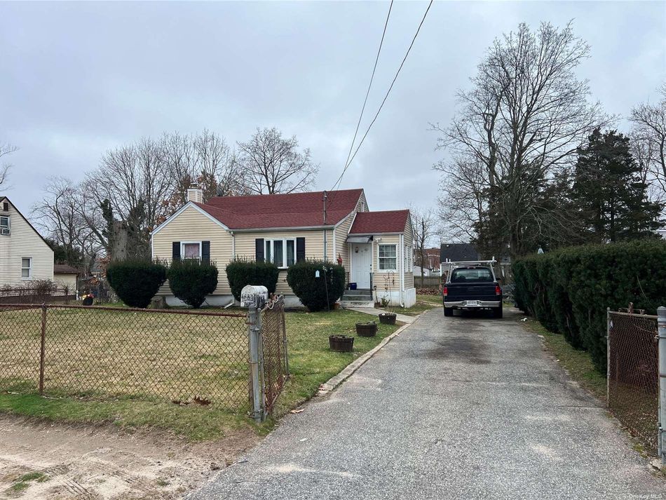 Image 1 of 10 for 5 Monsen Street in Long Island, Central Islip, NY, 11722