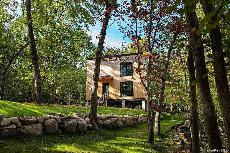 5 Oakwood Drive