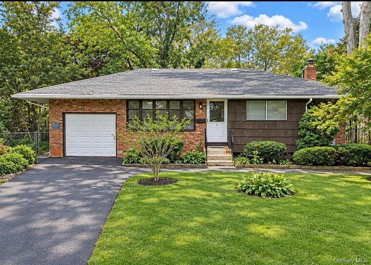 5 Pebble Lane