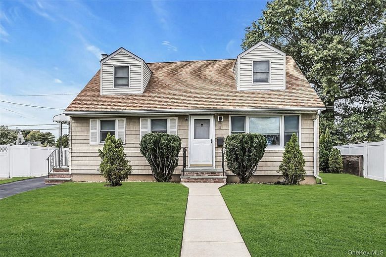 5 Plover Lane