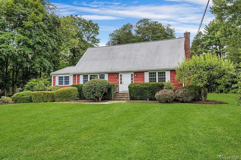 5 Spruce Pond Lane