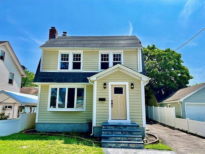 50 E Saint Marks Place