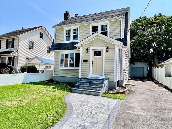 50 E Saint Marks Place