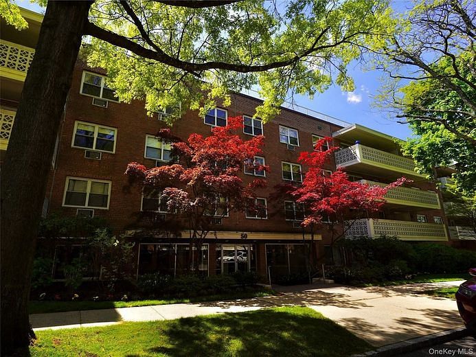 50 Hillpark Avenue #3E
