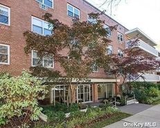 Image 1 of 13 for 50 Hillpark Avenue #3P in Long Island, Great Neck, NY, 11021