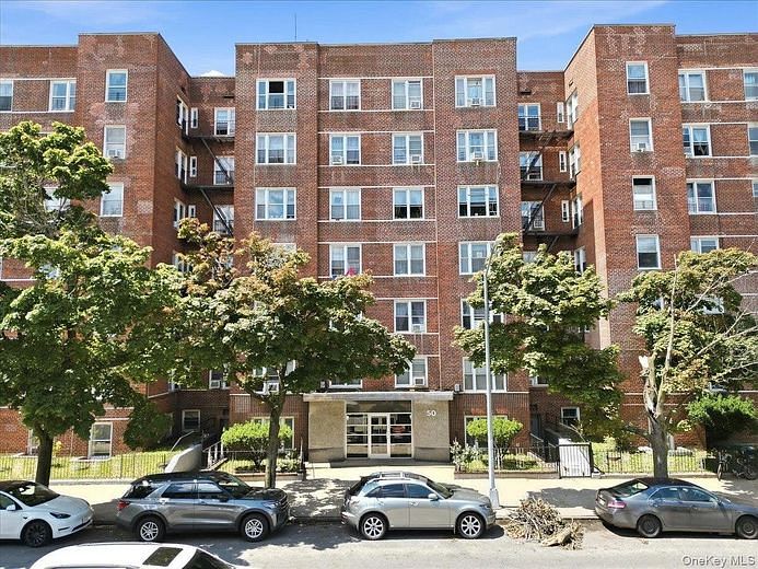 50 Kenilworth Place #6M