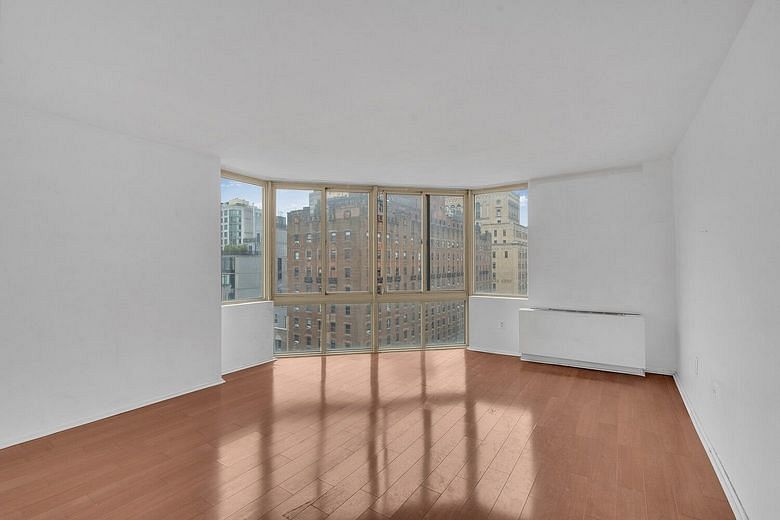 50 Lexington Avenue #16E