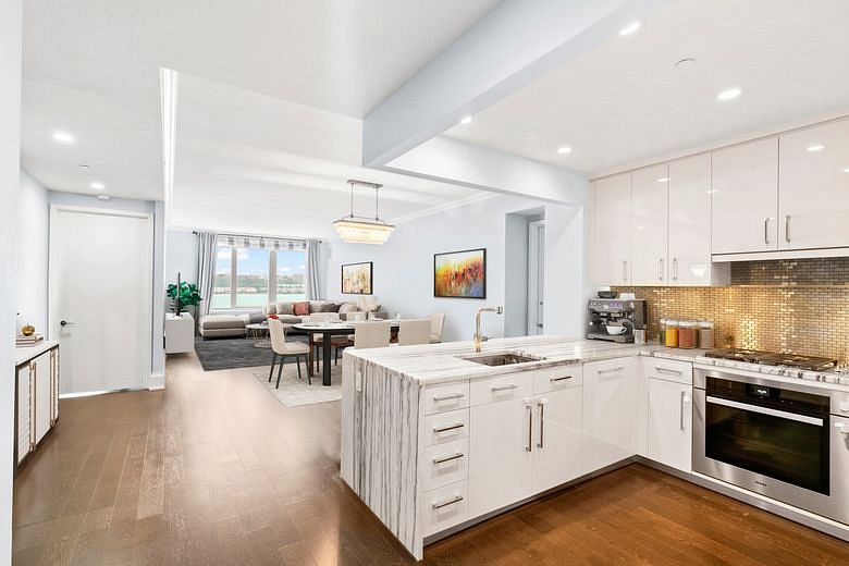 50 Riverside Boulevard #5B