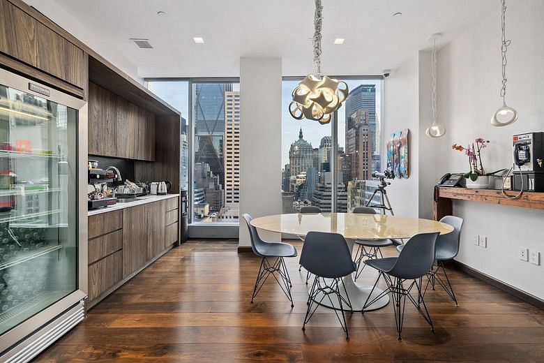 50 West 47th Street #1808