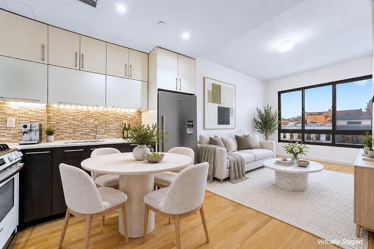 500 Fourth Avenue #4I