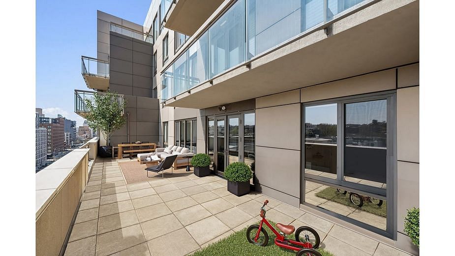 500 Fourth Avenue #9F