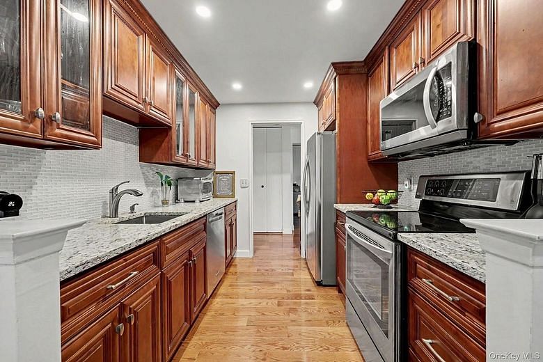 500 High Point Drive #810