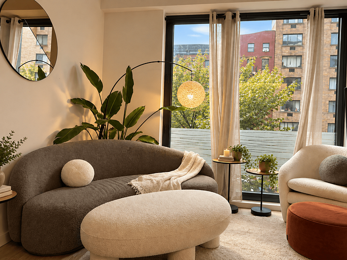 500 West 45th Street #209