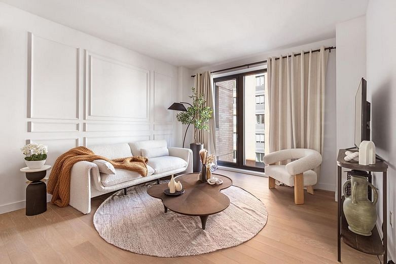 500 West 45th Street #221