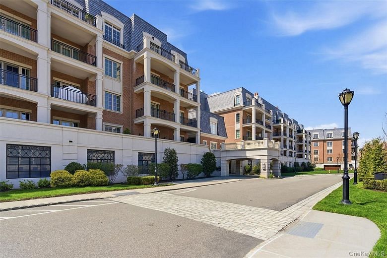 5000 Royal Court #5014