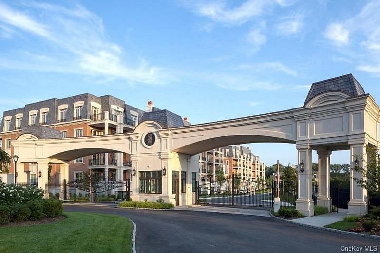 5000 Royal Court #5103