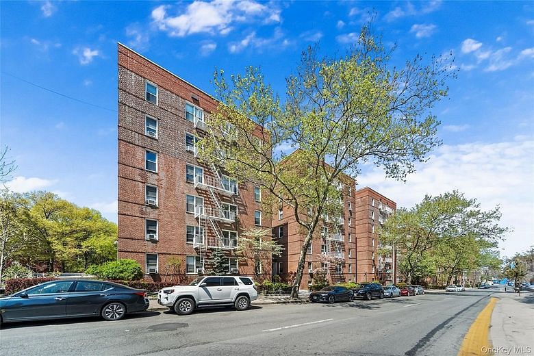 501 Riverdale #4C