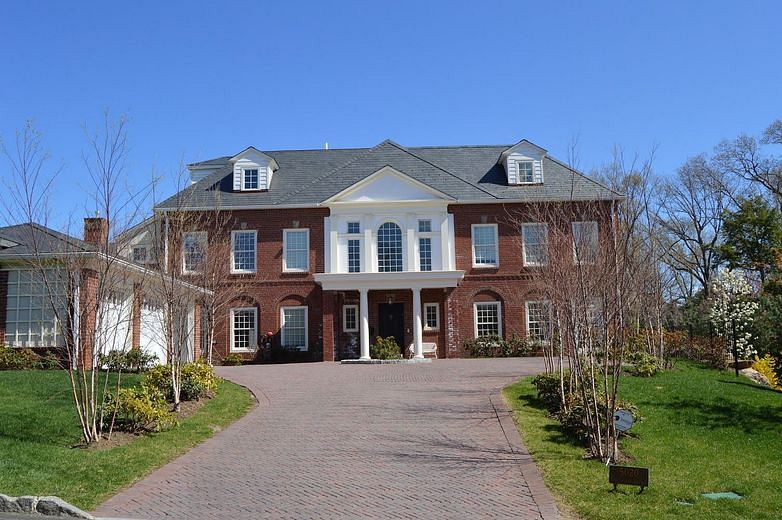 5020 Grosvenor Avenue #1