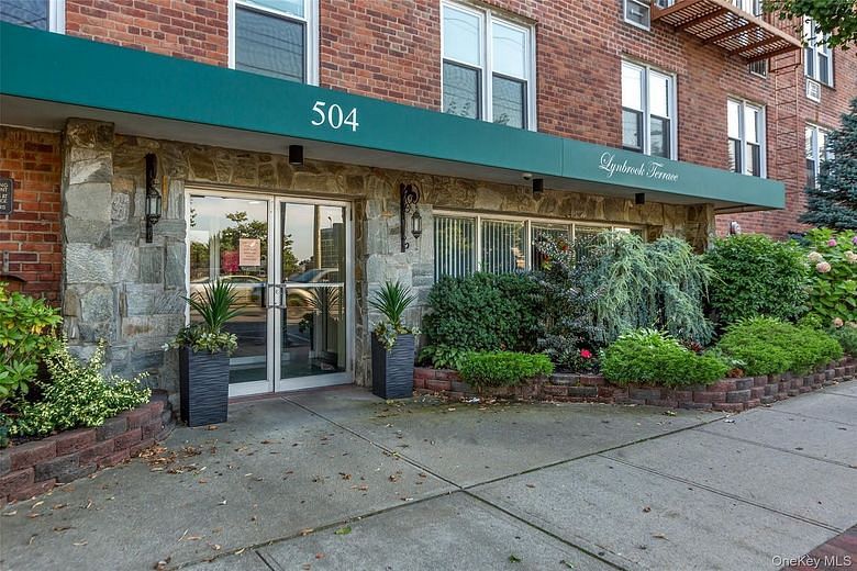 504 Merrick Road #2k