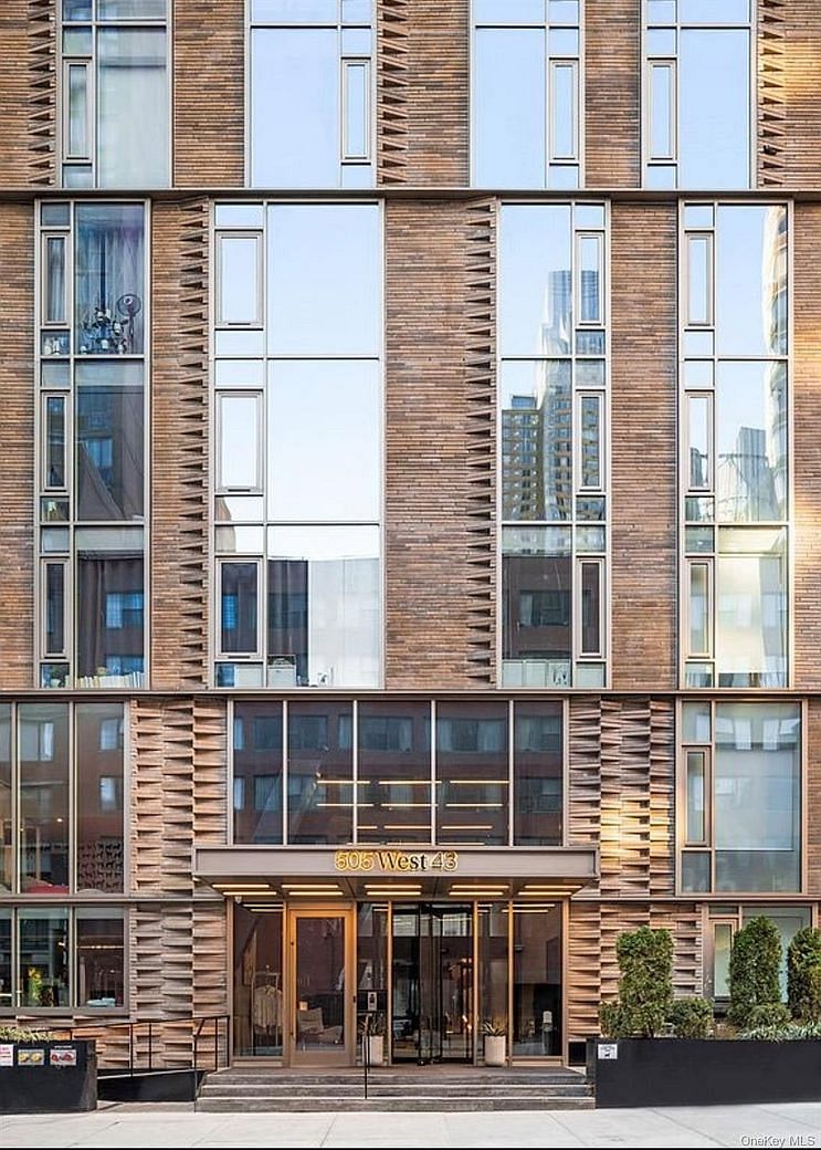 505 W 43rd Street #3E