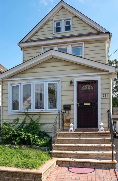 Image 1 of 12 for 256 Bedford Ave in Long Island, New Hyde Park, NY, 11040