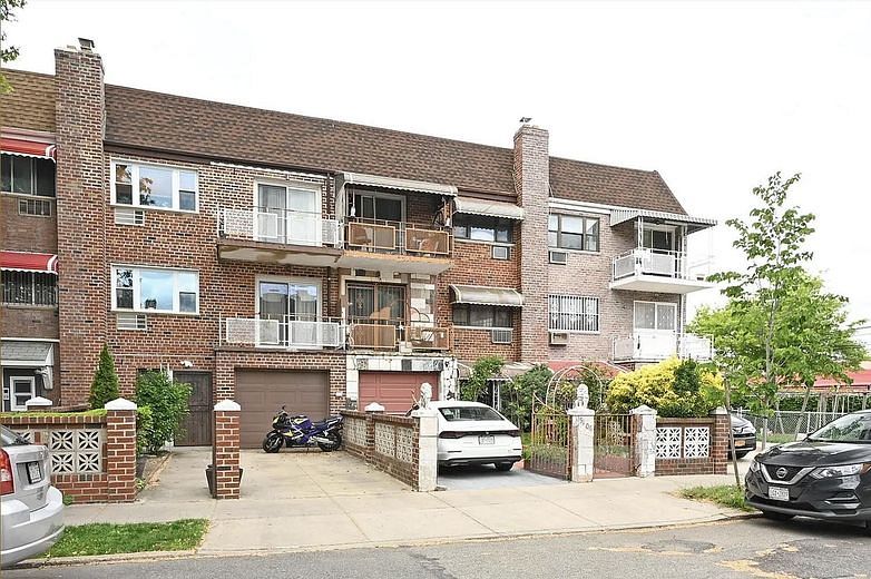 51-06 Hillyer Street