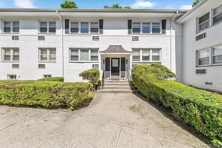 51 Avon Circle #D