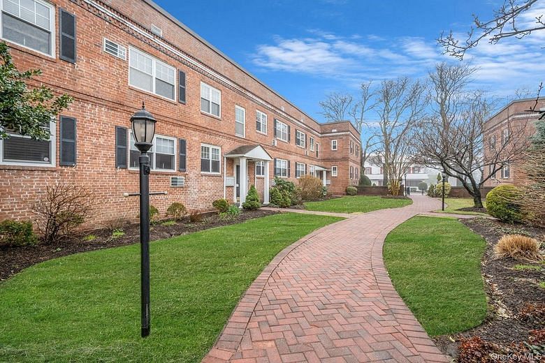 51 Lincoln Avenue #22 D