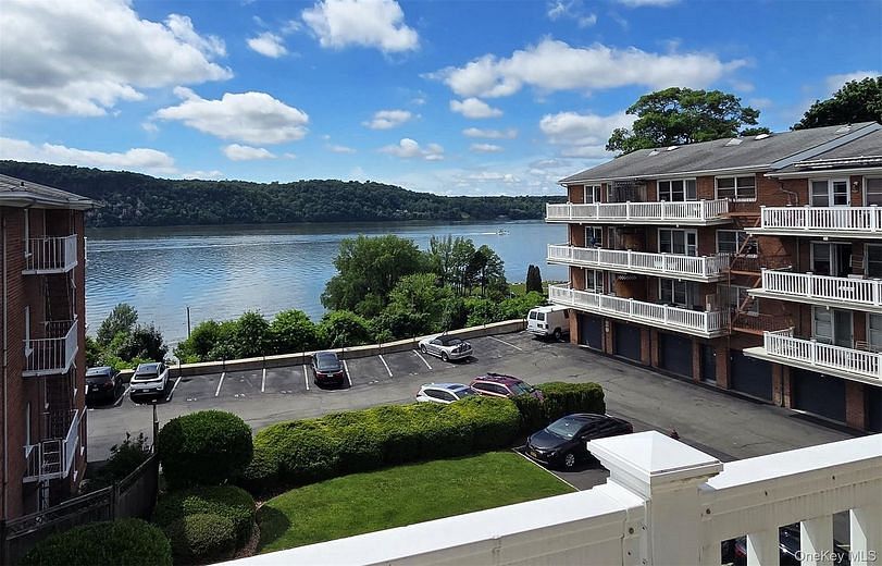 51 Maple Avenue #3B