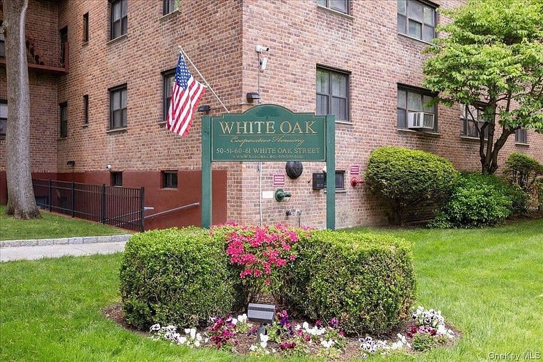 51 White Oak Street #4D