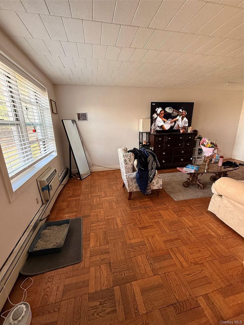 510 Midland Avenue #2C