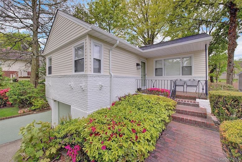 5116 Little Neck Parkway