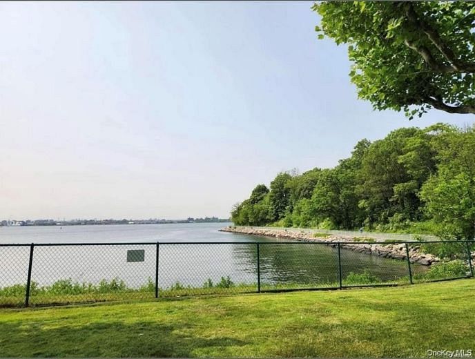 512 115th Street #512D