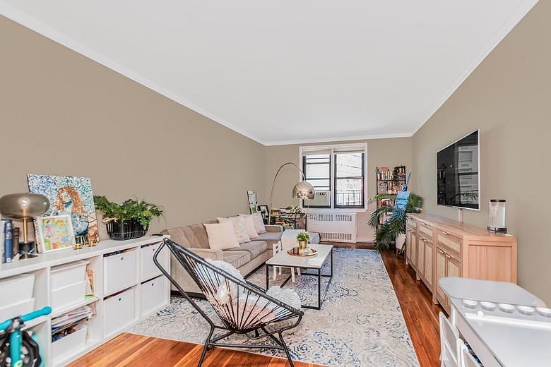 512 Kappock Street #3J