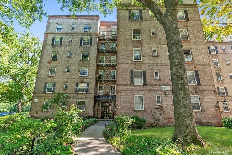 5140 30th Avenue #4A