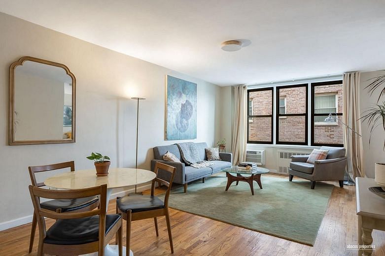 515 East 7th Street #3P