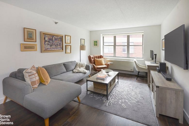 516 West 47th Street #N4B