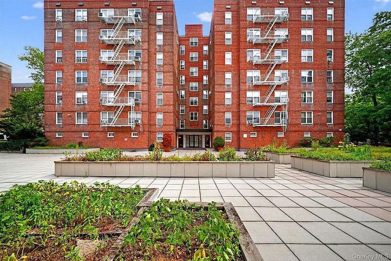 517 Riverdale Avenue #4A