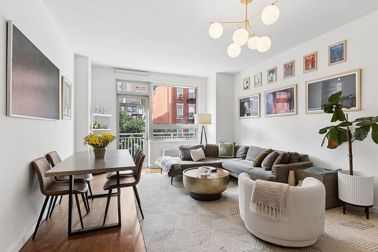 517 West 46th Street #402