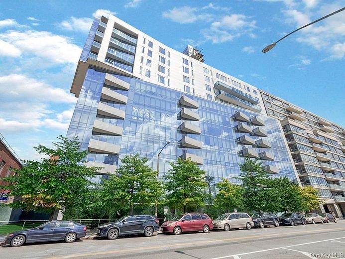 519 Borden Avenue #1H