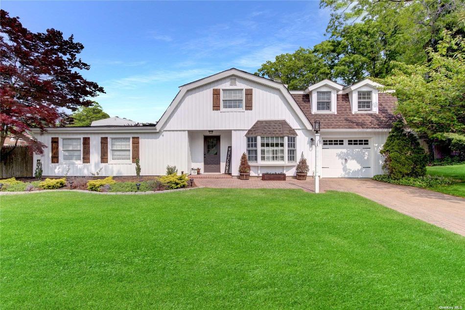 Image 1 of 23 for 19 Baylor Drive in Long Island, Farmingville, NY, 11738