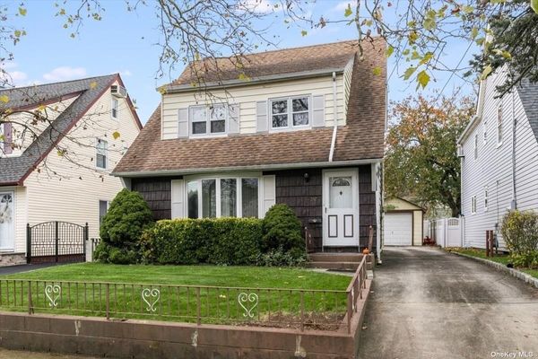 Image 1 of 34 for 232 Campbell Avenue in Long Island, Williston Park, NY, 11596