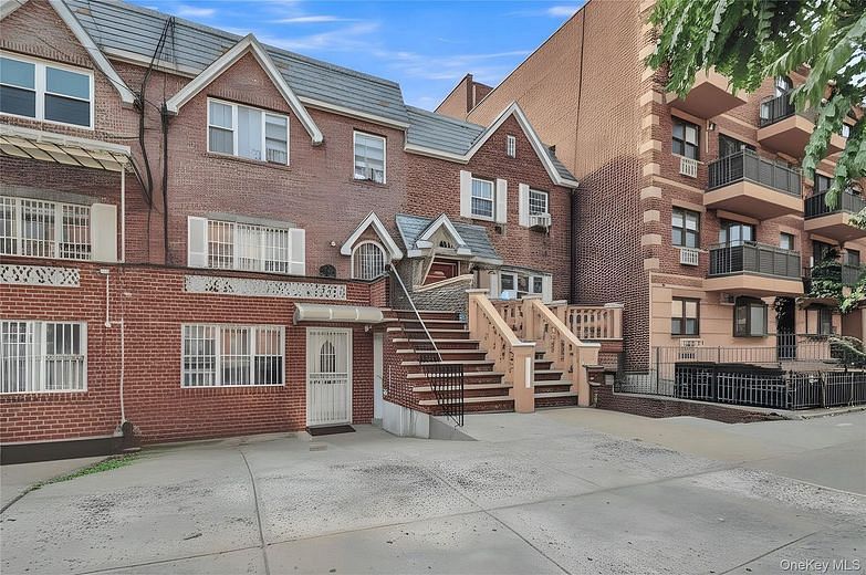 52-22 Van Loon Street