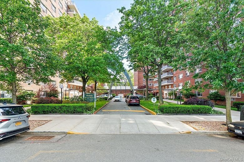 52-30 39 Drive #9B